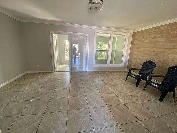 4th image of 11733 Windbourne Ct