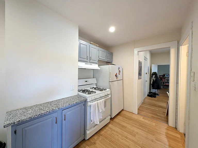 19 Cameron Ave #4 — Photo 3