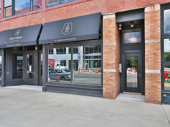 4th image of 956 N High St