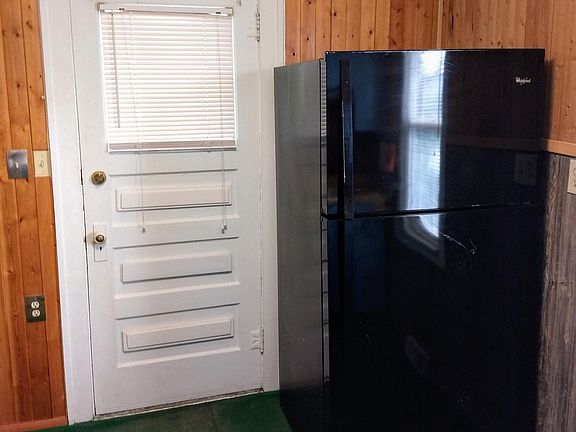 5th image of 1104 Riverview Ave