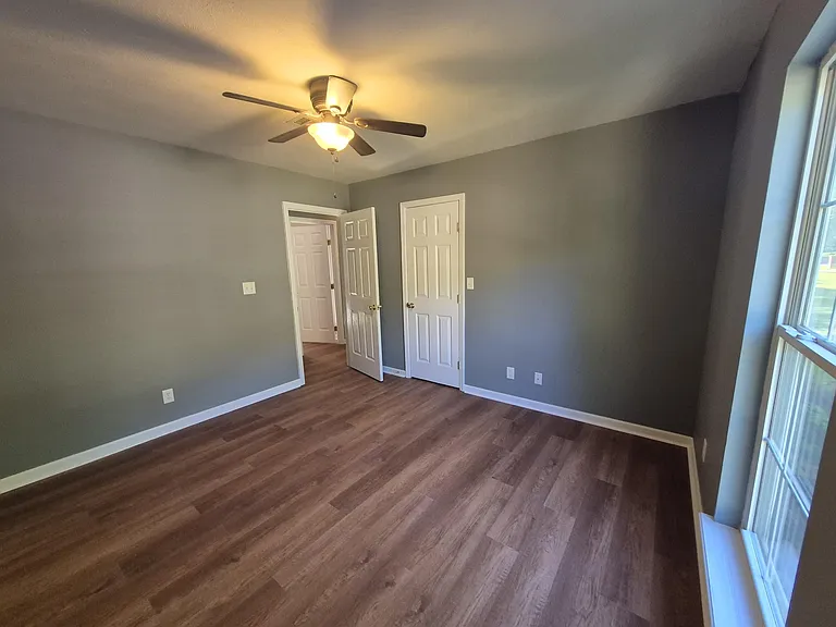 712 Michael Dr — Photo 7