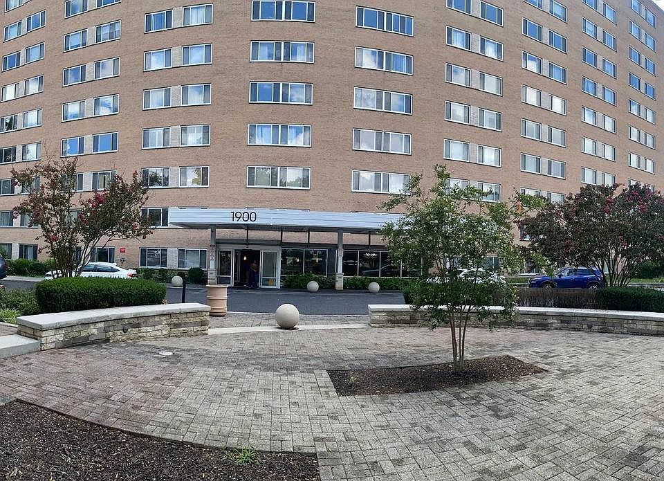 1st image of 1900 Lyttonsville Rd APT 914