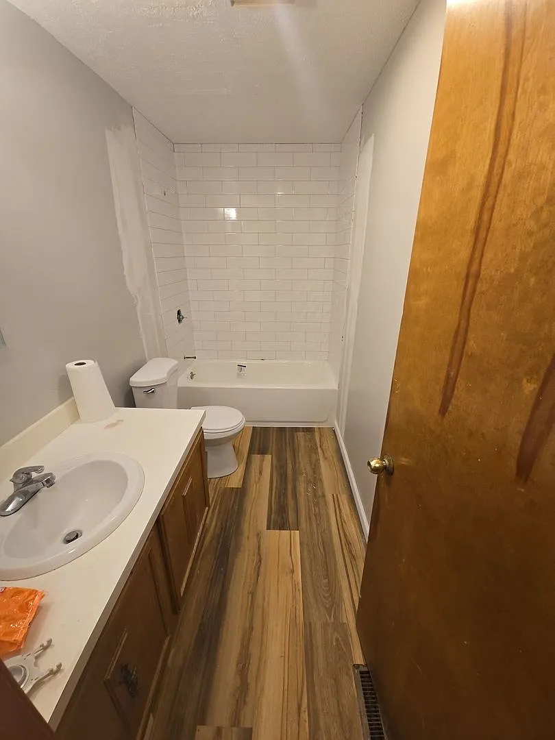 S0014 - 160 Wooster — Photo 1