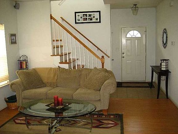 4th image of 445 Garcia Dr