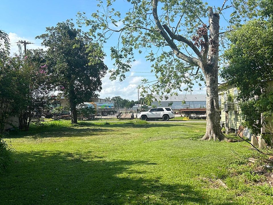 2nd image of 306 W Edwards St