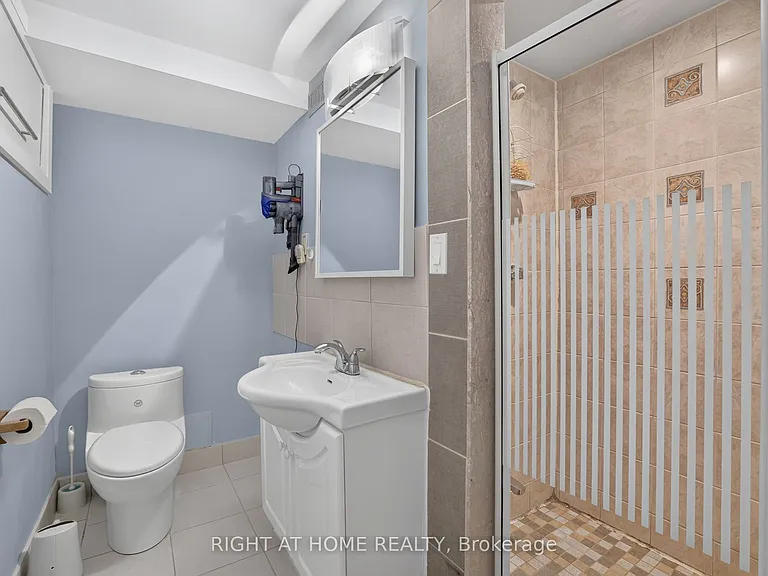 35 Brightbay Cres — Photo 35