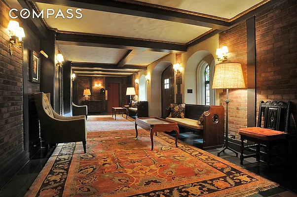 Rented by Compass | media 22