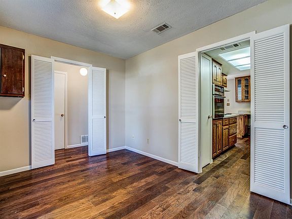 4th image of 2417 Catalina Dr