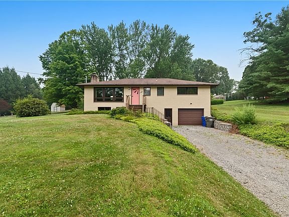 2nd image of 109 Beacon Rd