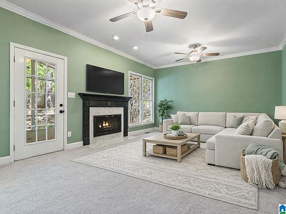 5th image of 1945 Strawberry Ln