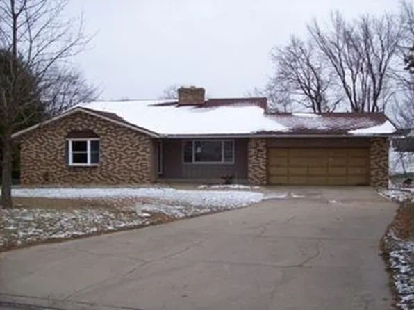 9680 Treetop Dr, Galesburg, MI 49053