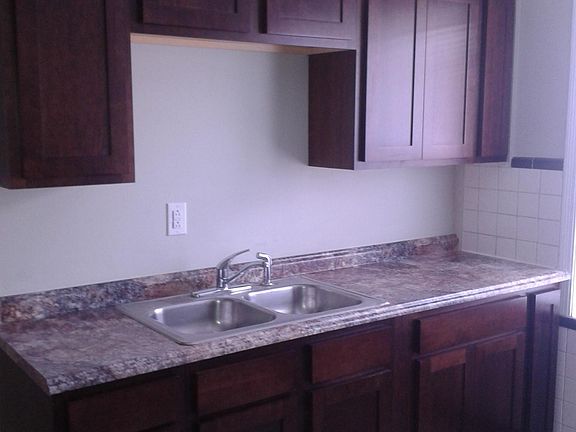 3rd image of 5452 Loughborough Ave