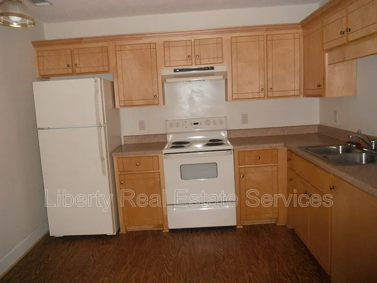 1113 Kelly Dr #5 — Photo 2