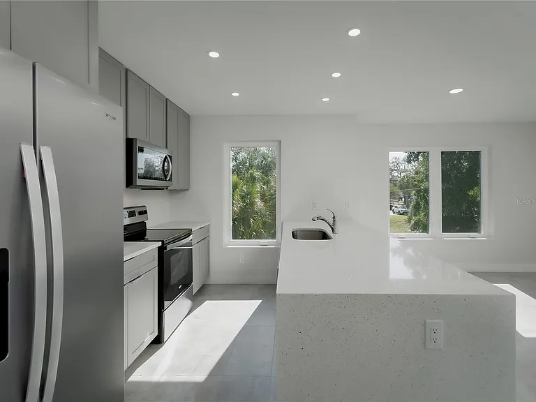 310 Hibiscus St #B — Photo 19