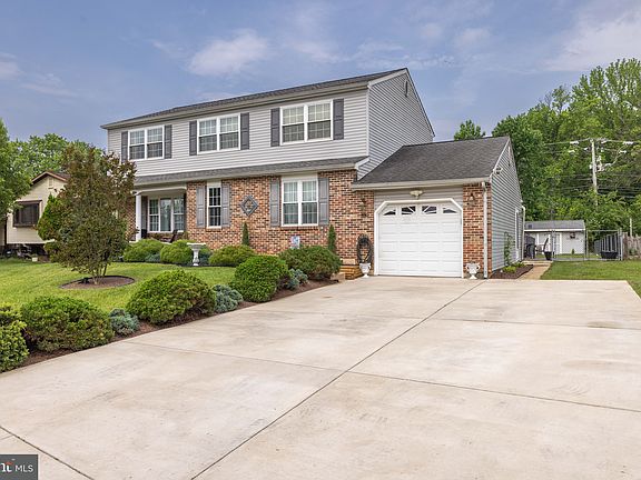 3rd image of 13 Berley Ct