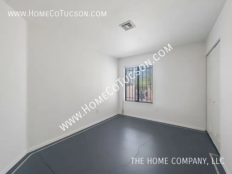 1610 E Water St — Photo 17