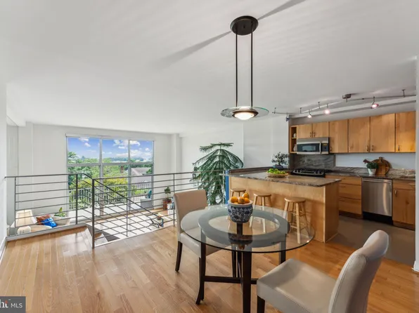 1200 N Nash St APT 225, Arlington, VA 22209