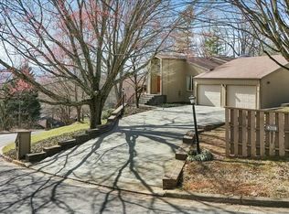 3601 Honeywood Dr, Johnson City, TN 37604