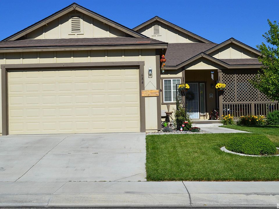 1st image of 684 W Canary Cir