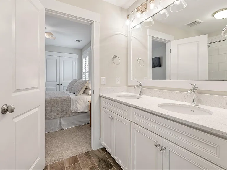 958 Key Colony Ct — Photo 14