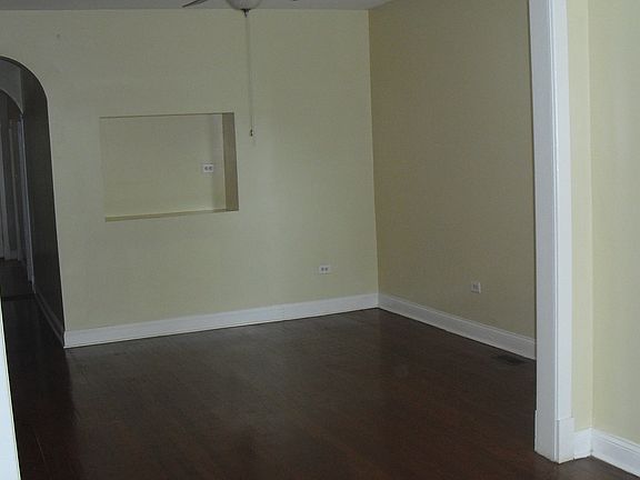 3rd image of 4902 W Van Buren St
