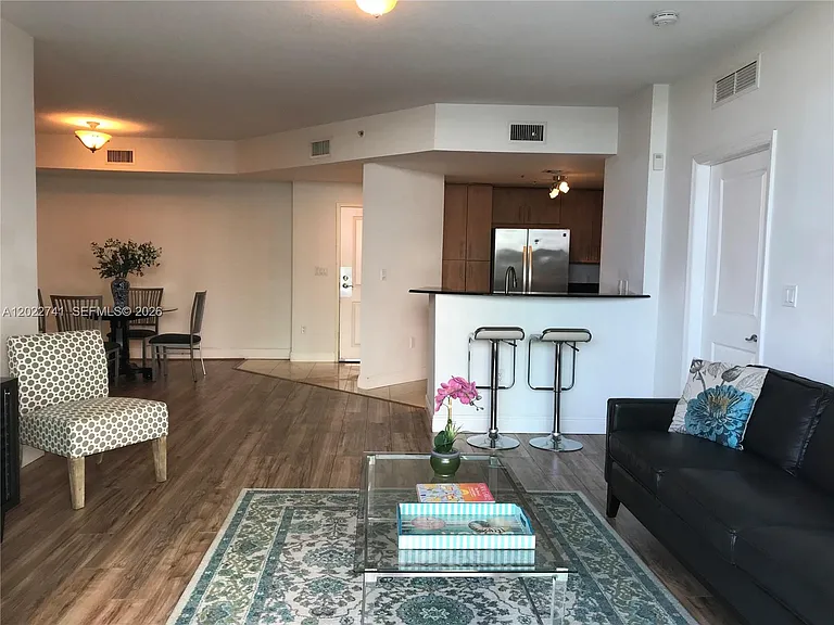7900 Harbor Island Dr #523 — Photo 4