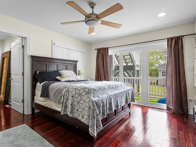 9620 Dolphin Run — Photo 25