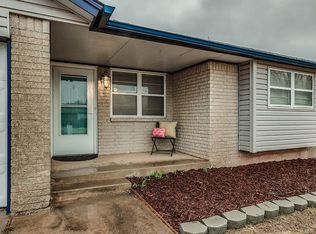 1009 NW 21st St, Moore, OK 73160