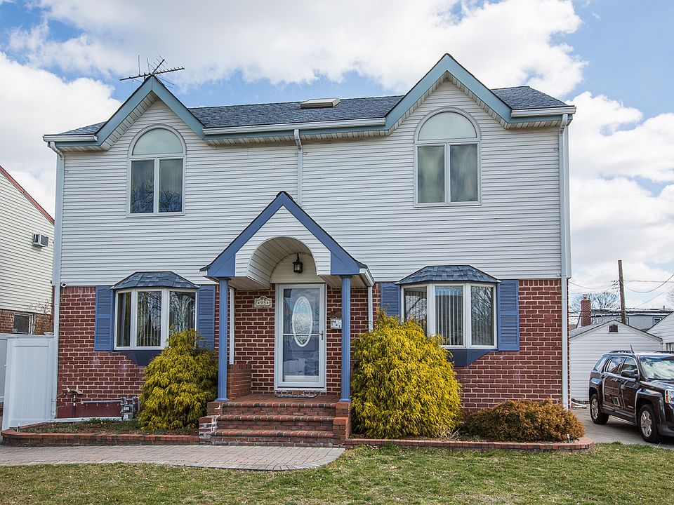 1st image of 93 Benjamin Ave