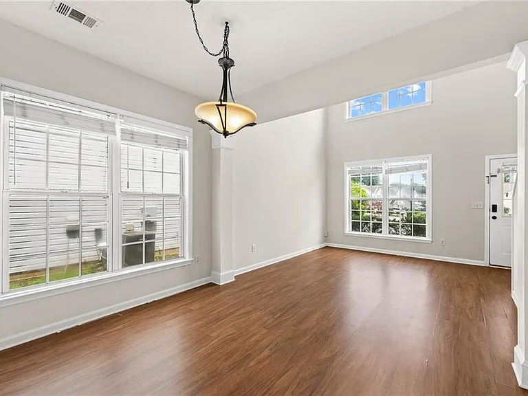 2704 Regent Walk Dr — Photo 8