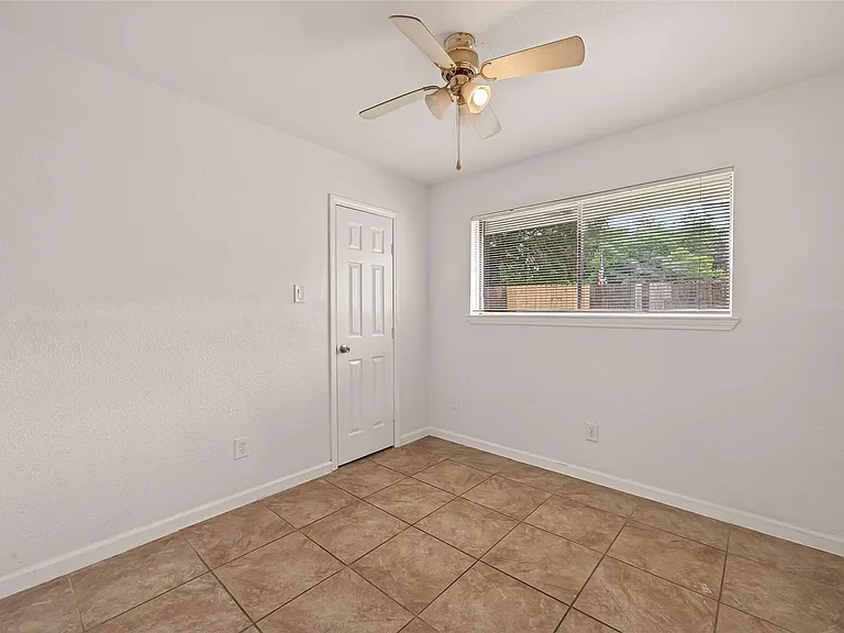 6311 Tall Willow Dr — Photo 25