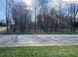 102 Hospital Ave NW, Lenoir, NC 28645