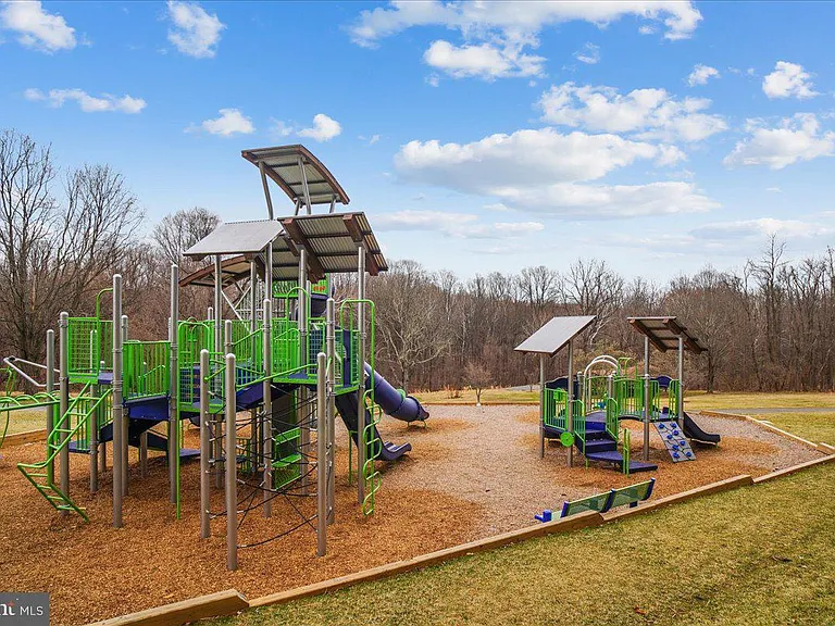 10417 Carlyn Ridge Rd — Photo 37
