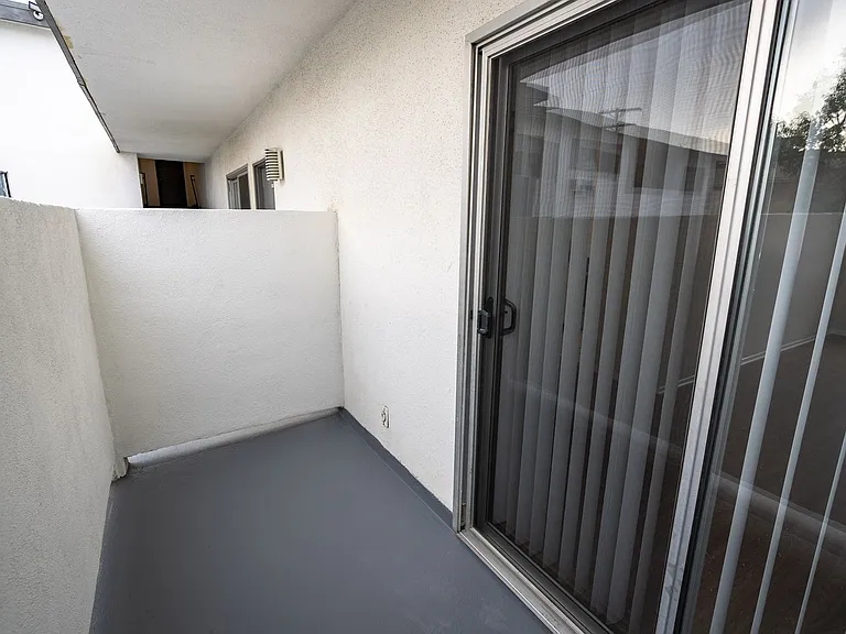 11645 Gorham Ave — Photo 23