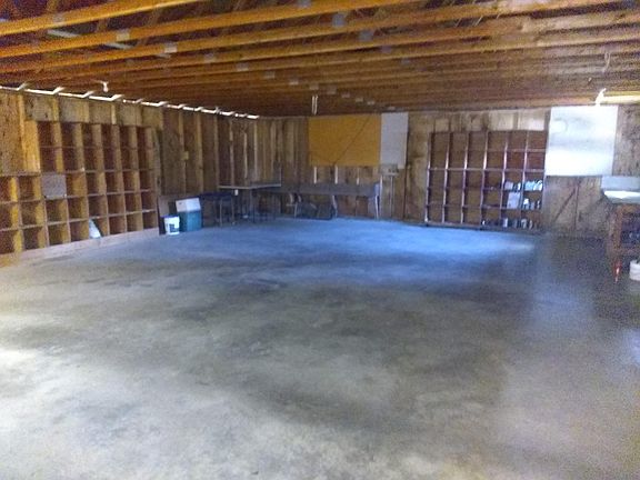 5th image of 142 Green Briar Ln #1