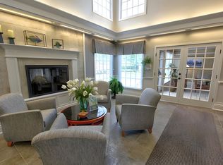 Country Club Manor, Buffalo, NY 14221