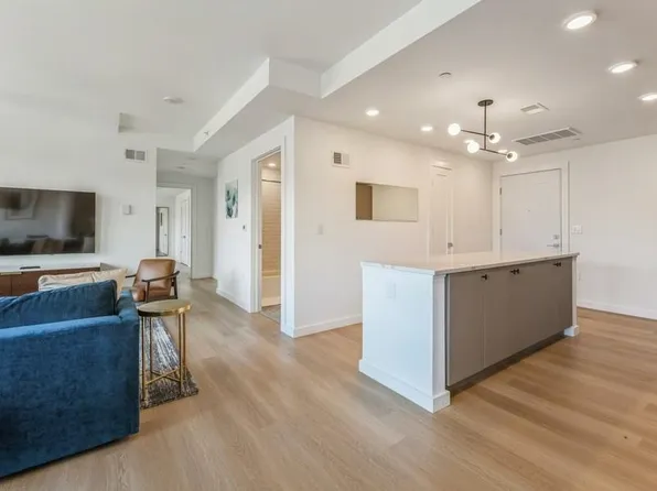 401 Jackson Street image 16 of 29