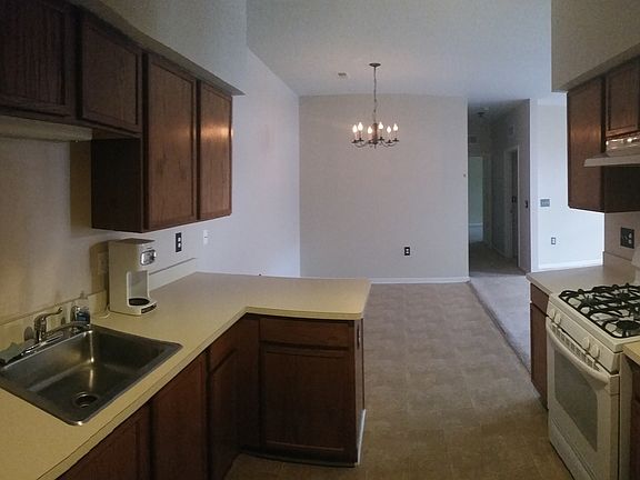 4th image of 736 Amberly Dr Unit A