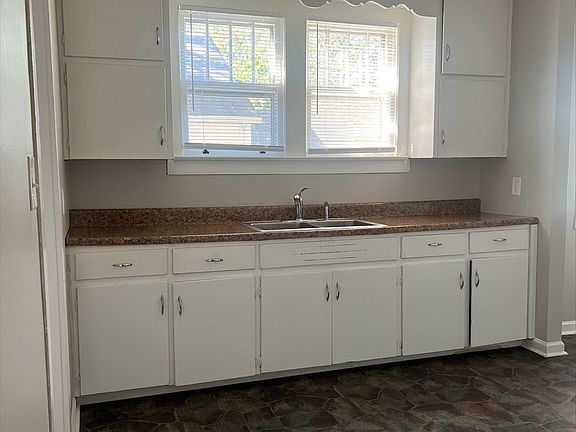 5th image of 428 Lamont St #428LAMONTST1