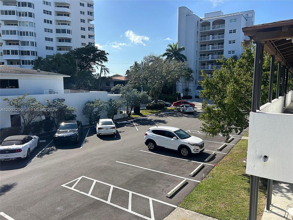 1st image of 300 Sunset Dr APT 5