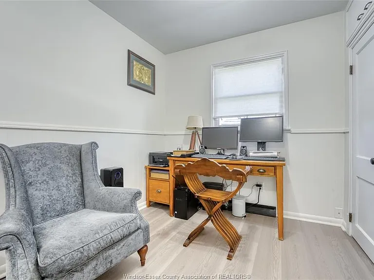 4062 Roseland Dr E — Photo 25