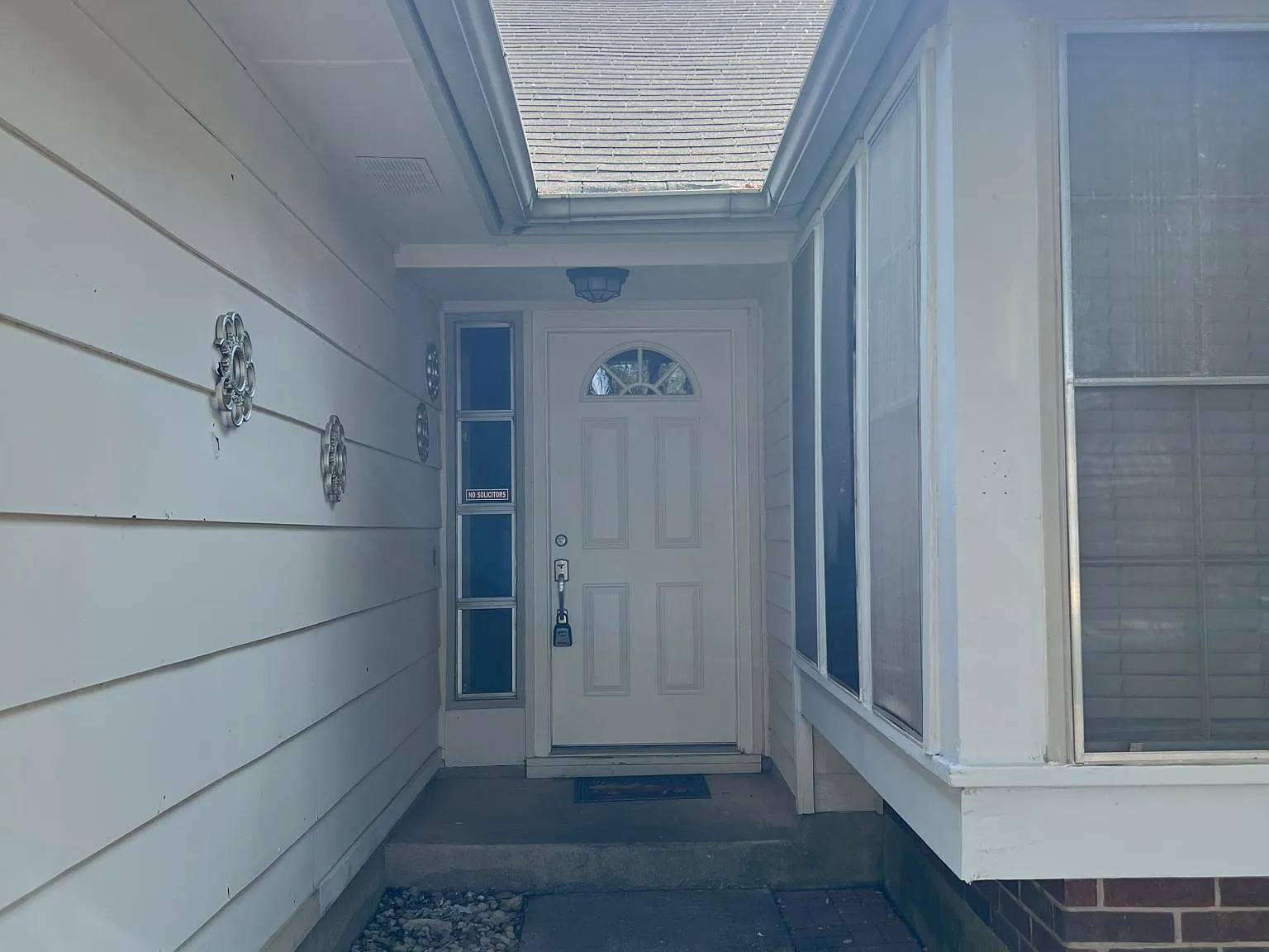 3 bed, 1335 sqft, $1,980 — Photo 2