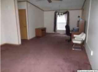 85 Pine Ridge Blvd, Whiting, NJ 08759