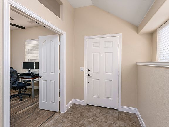 5th image of 4316 Poppy Dr