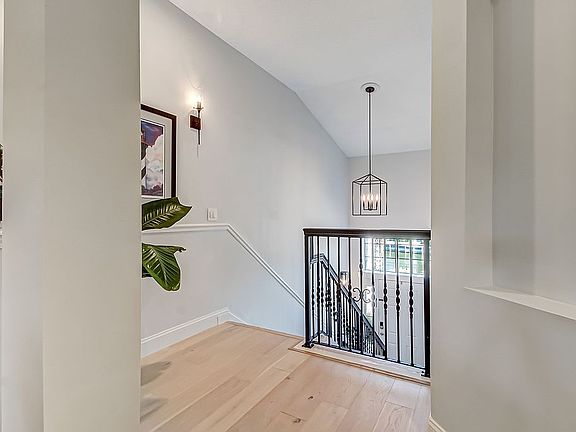 5th image of 1357 Makarios Dr