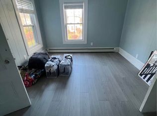 5 Union St #B, Amesbury, MA 01913