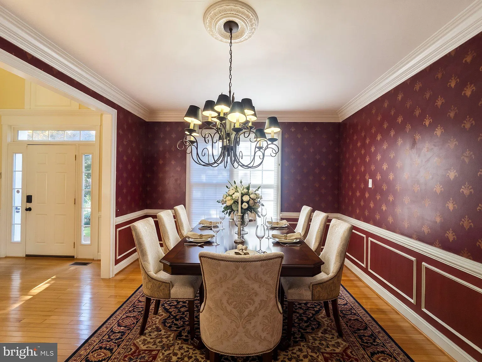 5 bed, 4.5 bath, 6573 sqft, $6,500 — Photo 2
