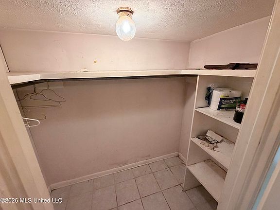 3rd image of 1723 Woodburn St