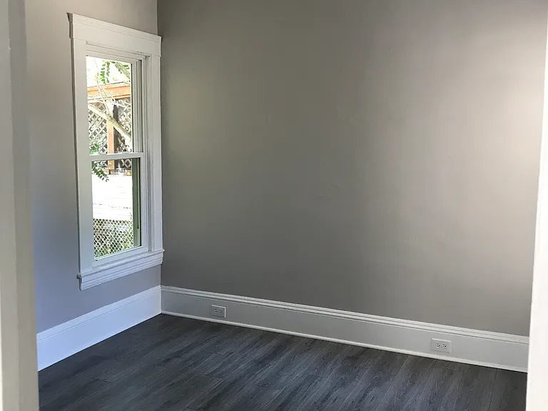 1506 Wyandotte Ave — Photo 10