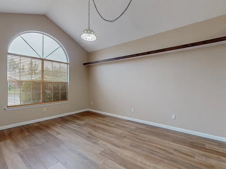8405 Fairmont Dr NW — Photo 7